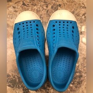 Native shoes - bright blue - C8